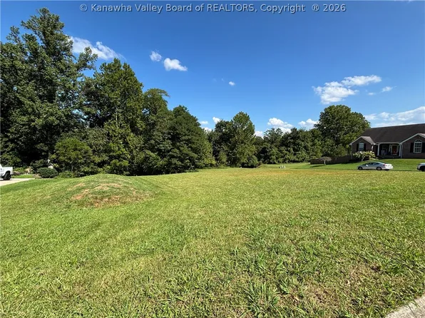 1102 Oakwood Rd, Culloden, WV 25510