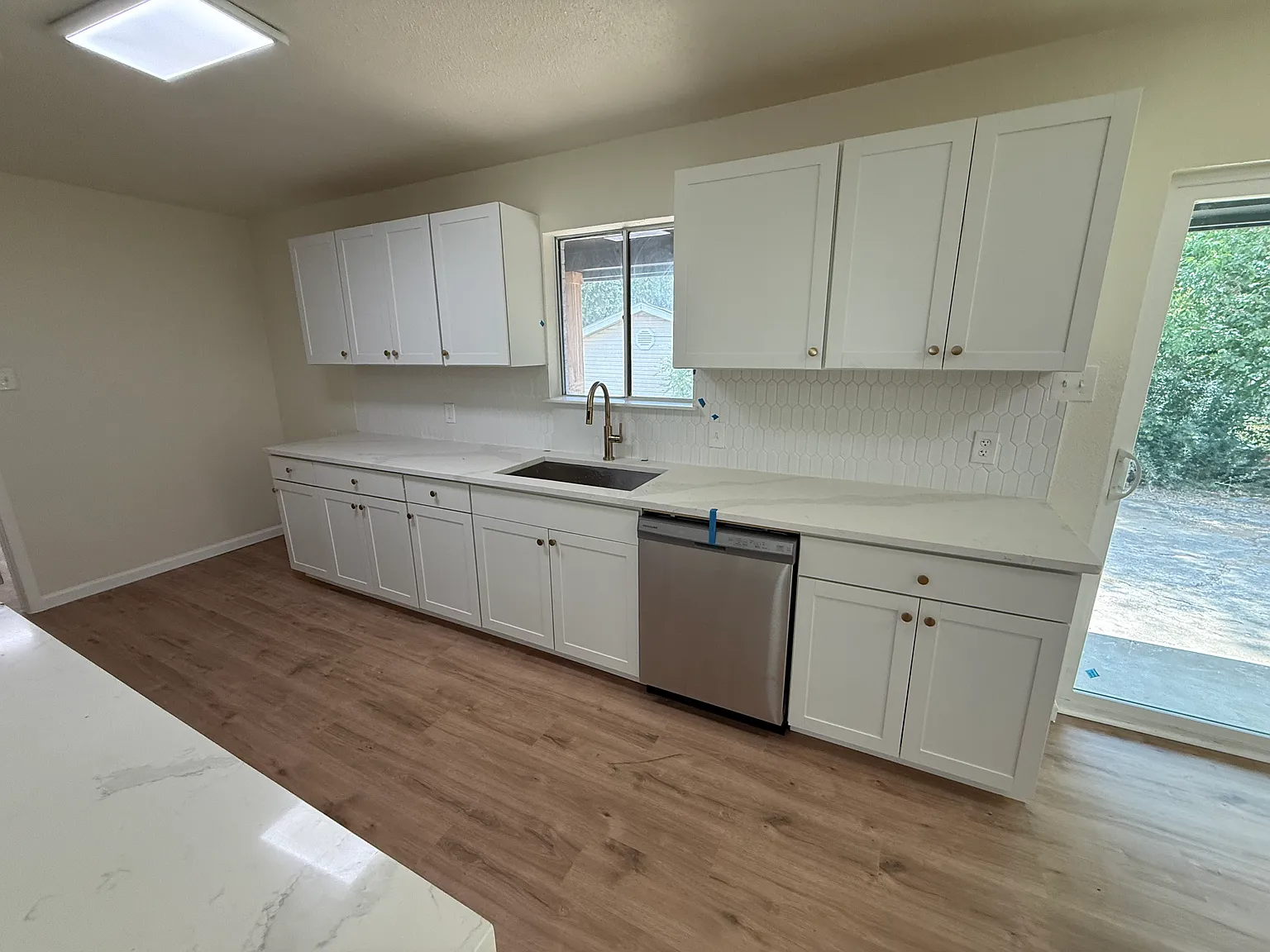 3 bed, 1426 sqft, $2,100 — Photo 4