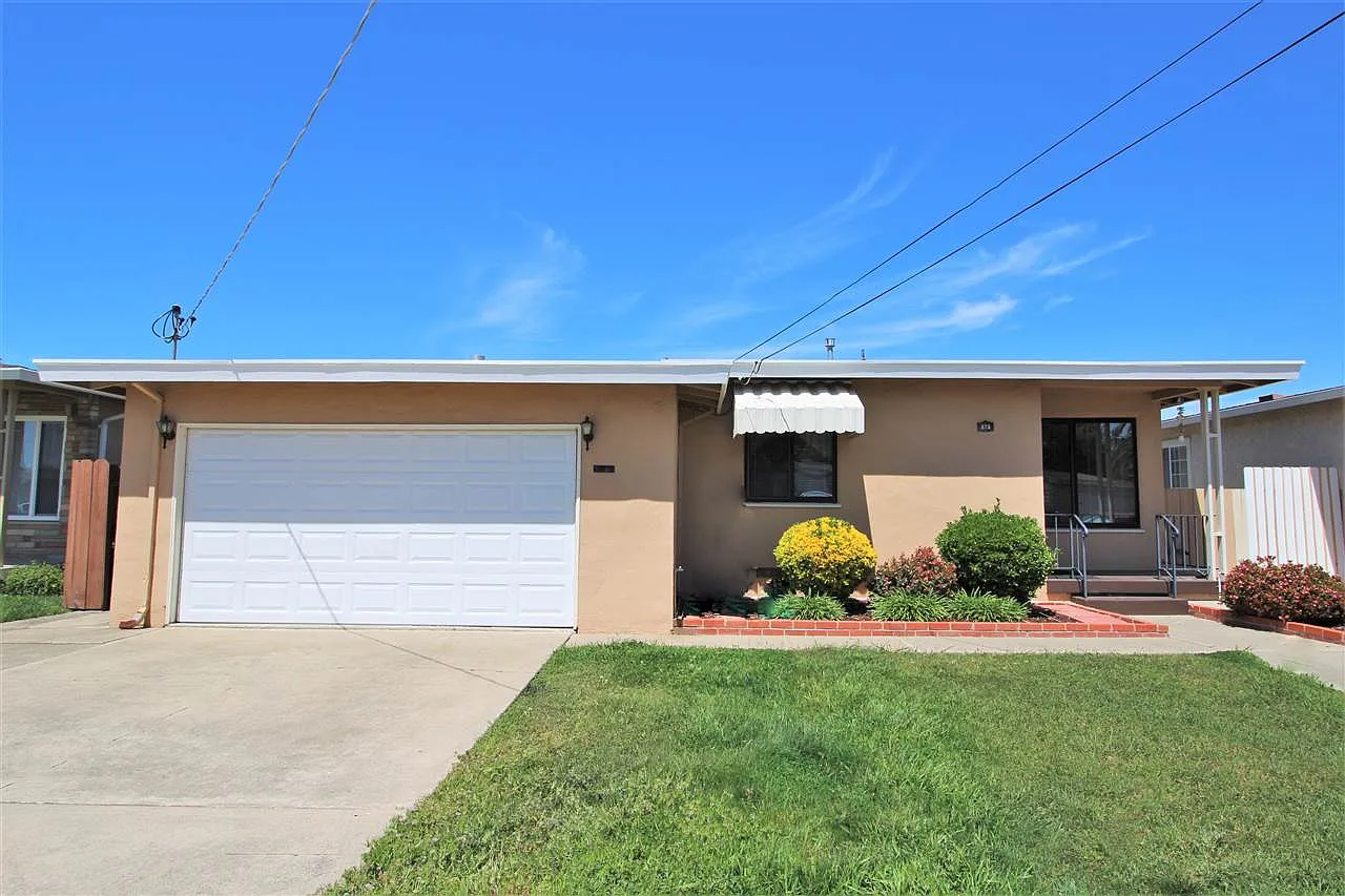 373 Shirley Ave photo 1