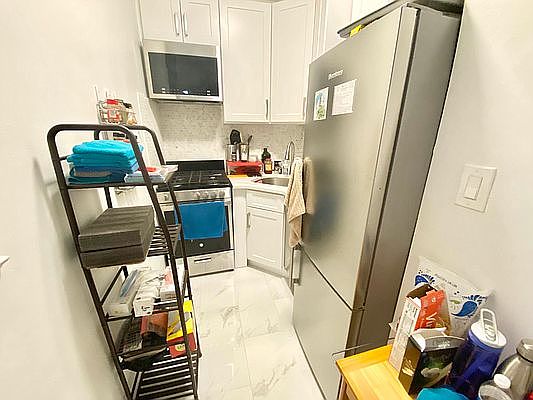 4th image of 416 Lafayette St APT 1C