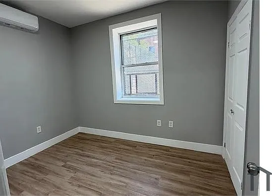 1151 Grant Ave — Photo 8