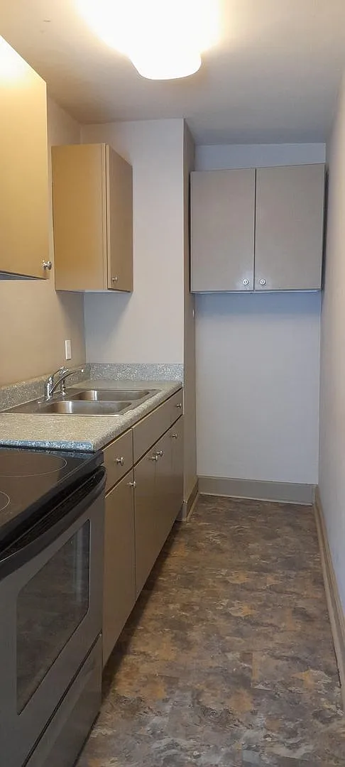 1209 W 50th Street — Photo 2