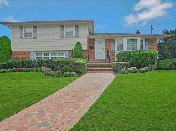 1071 Delmar Avenue, Franklin Square, NY 11010