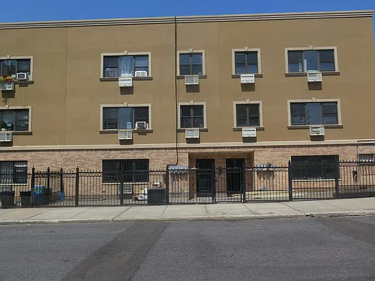 Rented by Spot It Realty LLC | media 51
