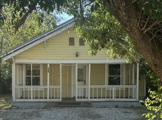 302 Donahoe St, Granger, TX 76530