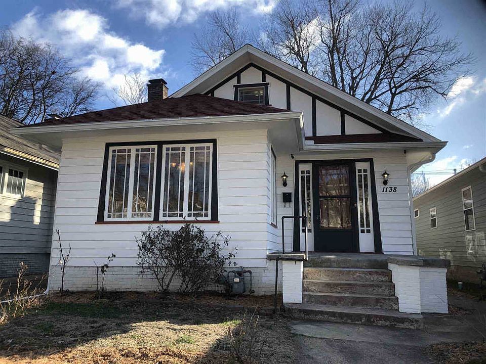 1st image of 1138 SE 1st St