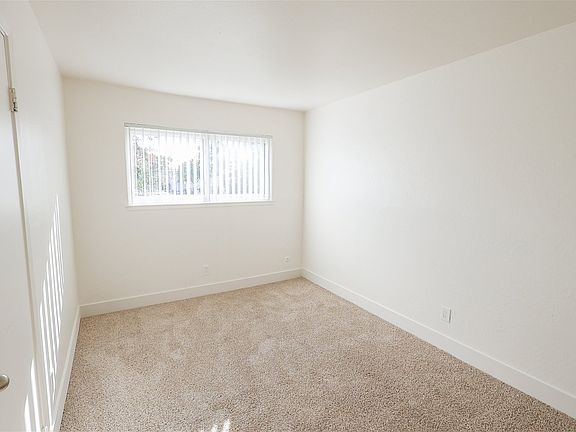 4th image of 3624-3634 Auburn Blvd #20
