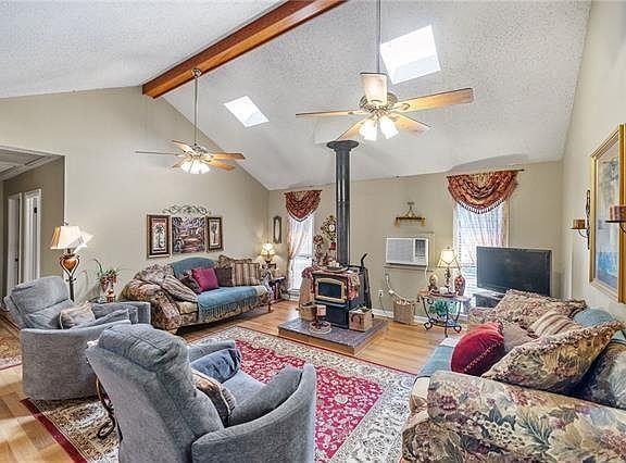 3rd image of 34815 Ernest Stilley Rd