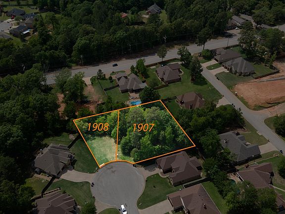 4th image of 1907 Oak Knoll Cir