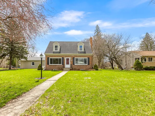 320 River St, Hillsdale, MI 49242