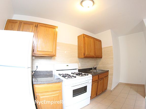 3rd image of 1365 Sheridan Ave #6B-2