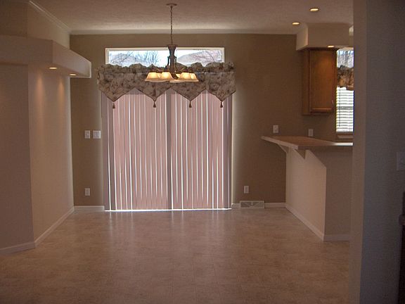 4th image of 1820 S Whitney Dr