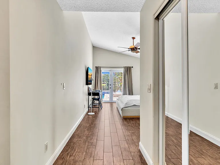 10310 Santiago St — Photo 10