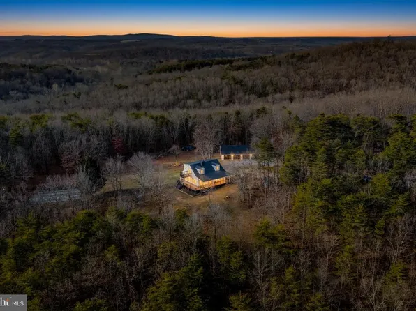 654 Soper Ln, Berkeley Springs, WV 25411