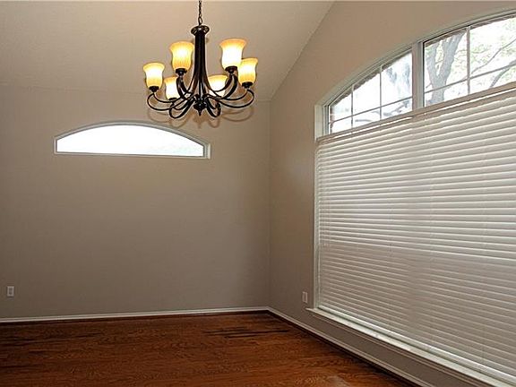 5th image of 1800 Kingston Ln