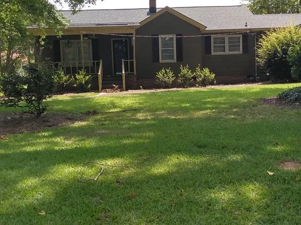 320 Roswell Rd, Greenwood, SC 29646