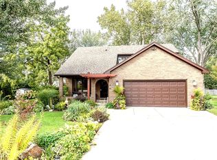 1024 Norfolk St, Downers Grove, IL 60516