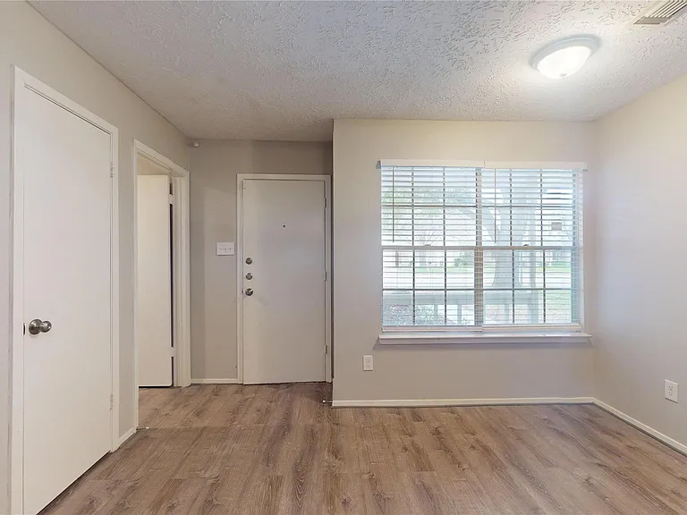 2331 Barrington Place Dr — Photo 18