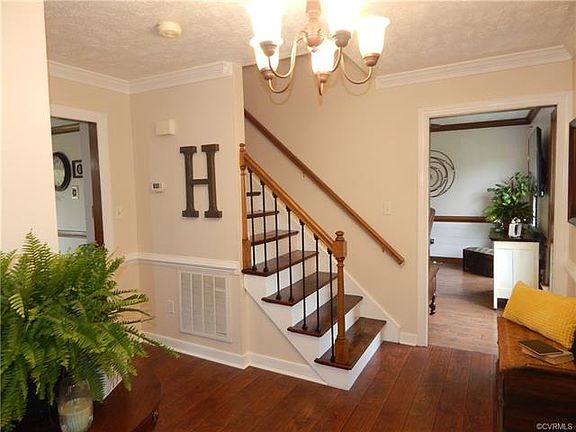 4th image of 8318 Plum Grove Dr
