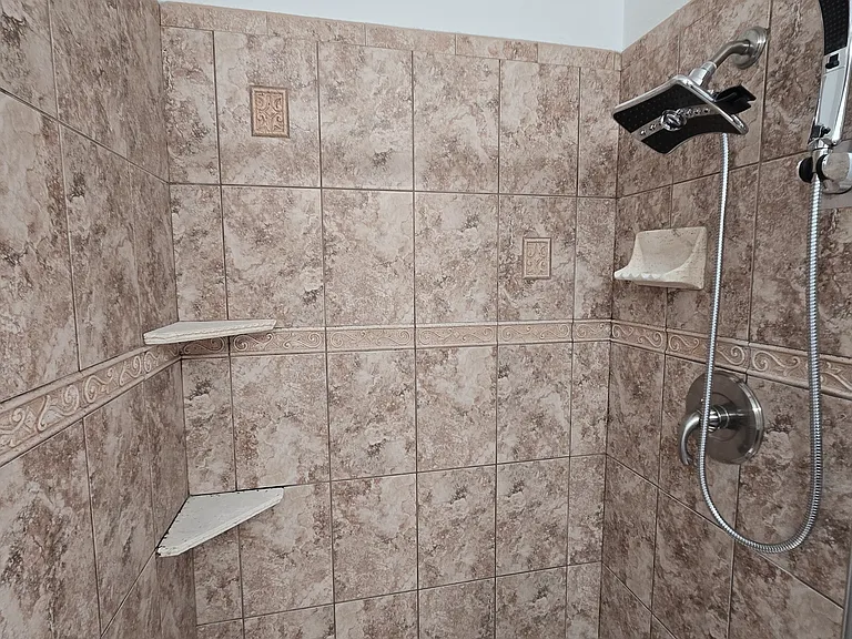 1612 N Torrey Pines Dr #104 — Photo 21