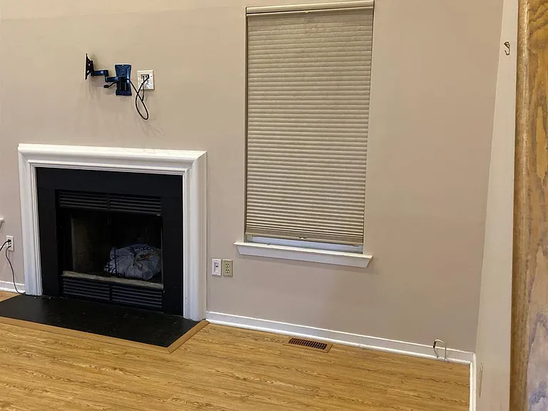 358 Greenfield Rd — Photo 10