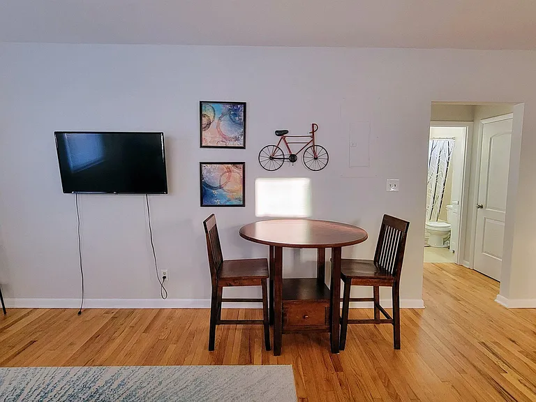 1511 E High St #1 — Photo 6