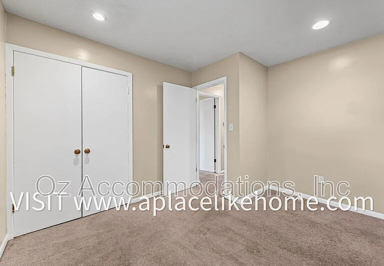 5807 Goddard St — Photo 9