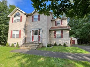 126 Locust Dr, East Stroudsburg, PA