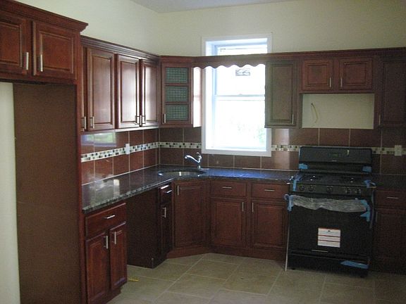2nd image of 653 E 235th St #1