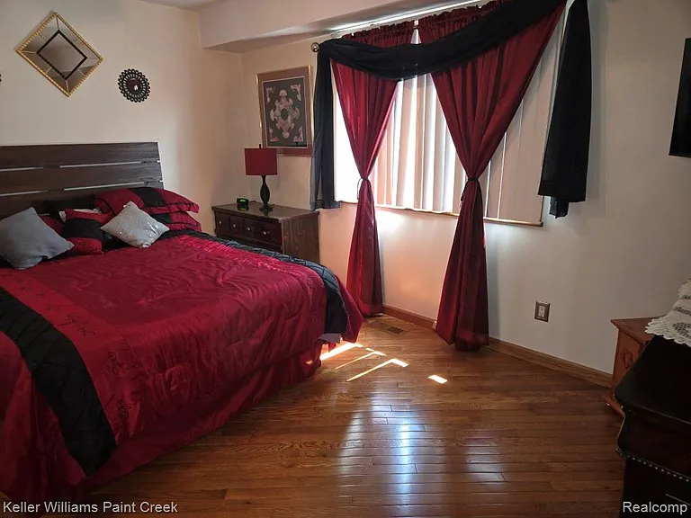 2340 Morton Grand — Photo 20