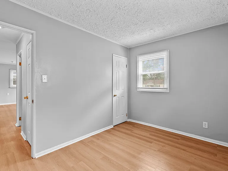 903 S 45th St — Photo 10