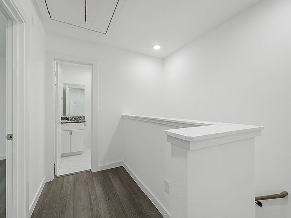 5th image of 6017 Wedgefield St #A