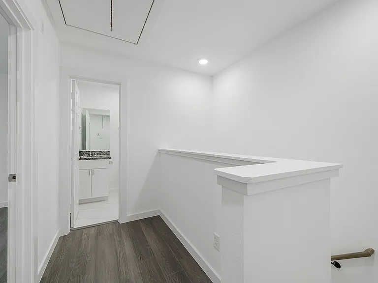 7413 Shotwell St #B — Photo 12