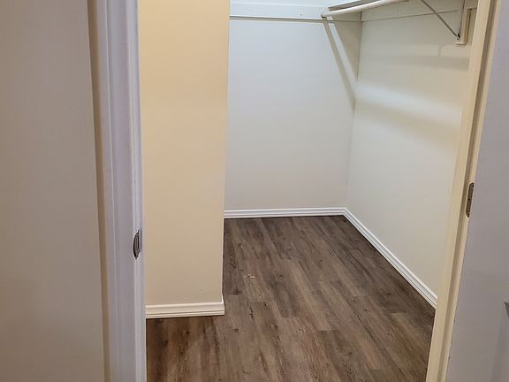 4th image of 2848 Kadota St
