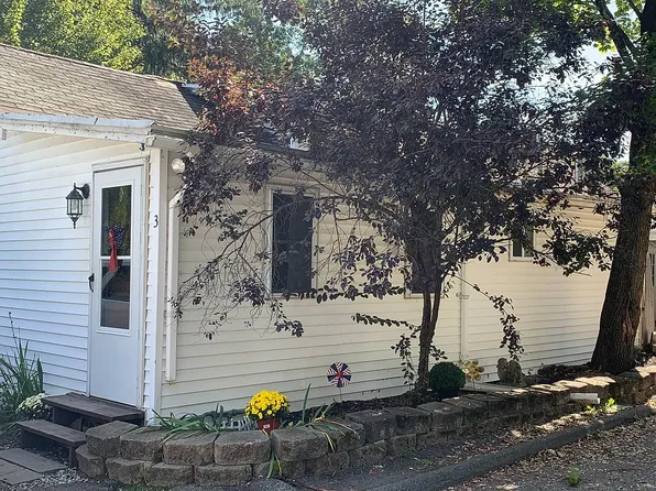 3 Burr Ct, Hewitt, NJ 07421