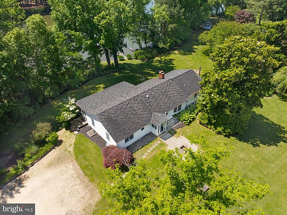 4th image of 21821 Rosebank Ct
