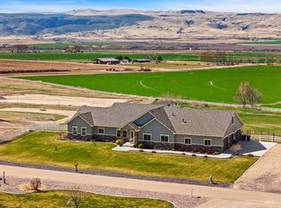5821 Whispering Hills Dr, Marsing, ID 83639