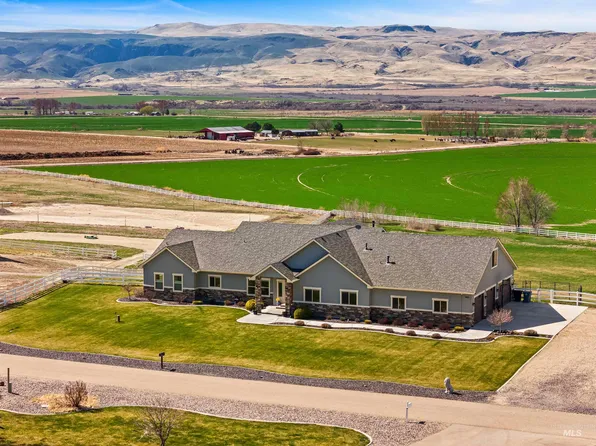 5821 Whispering Hills Dr, Marsing, ID 83639