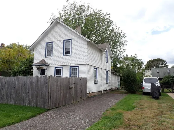 98 Meadow Ave, South Kingstown, RI 02879