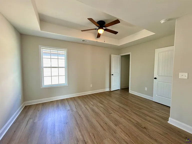 212 Beau Claire Cir — Photo 35