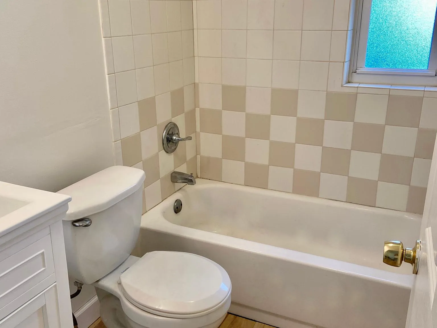 Studio, 600 sqft, $750 — Photo 2