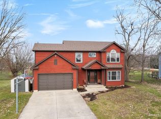 510 Indian Creek Dr, Leland, IL 60531