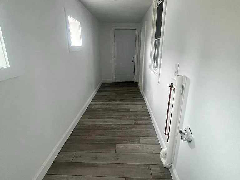 762 Broad St #B-1 — Photo 12
