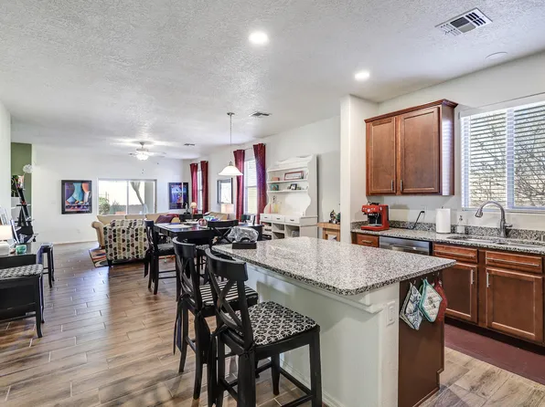 1743 Garden Way SW, Albuquerque, NM 87105