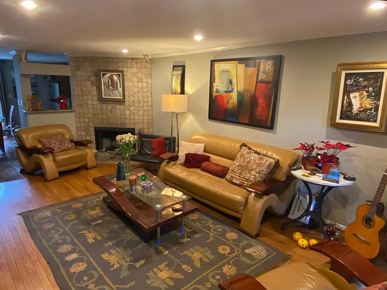 14 Strath Haven Ct — Photo 1