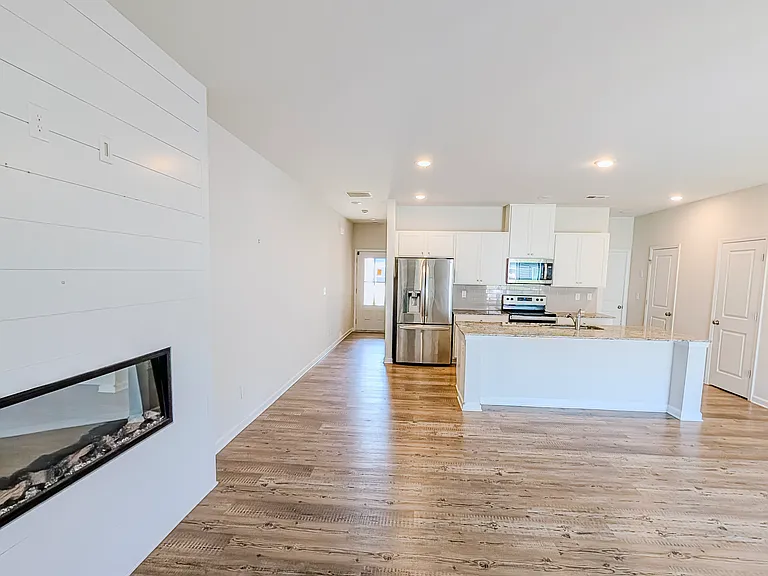 5312 Melbourne Ln — Photo 3