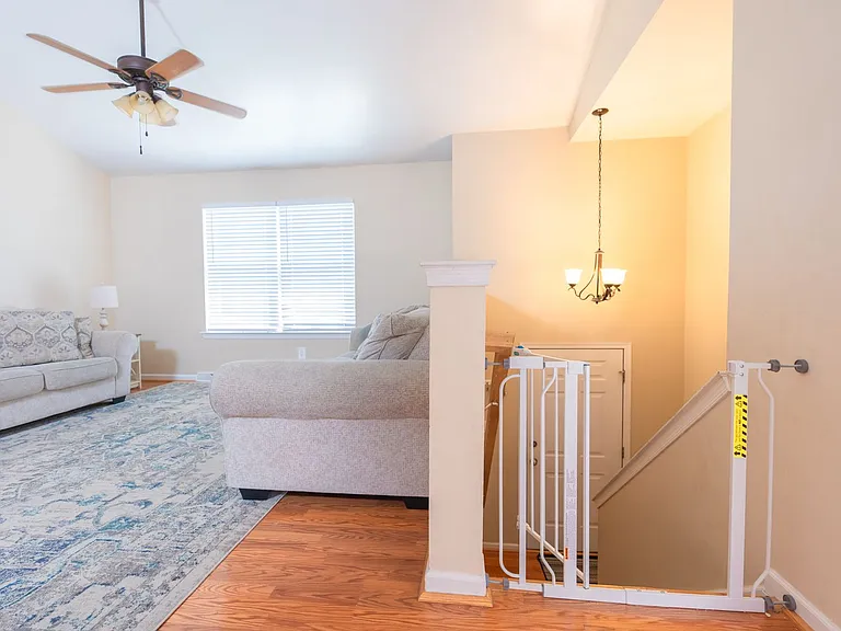 2072 Sheaffer Rd — Photo 48