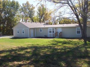 9611 E State Route Yy Hwy, Peculiar, MO 64078