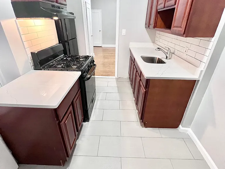 297 Lincoln Avenue — Photo 6