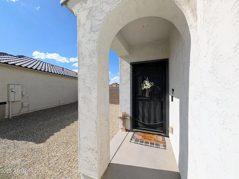 24458 W Verlea Dr — Photo 8